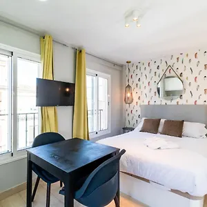 Estudio En Mariana Pineda, Apartamento